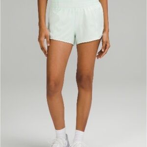 MINT MOMENT LULULEMON HIGH RISE HOTTY HOT 2.5 INCH